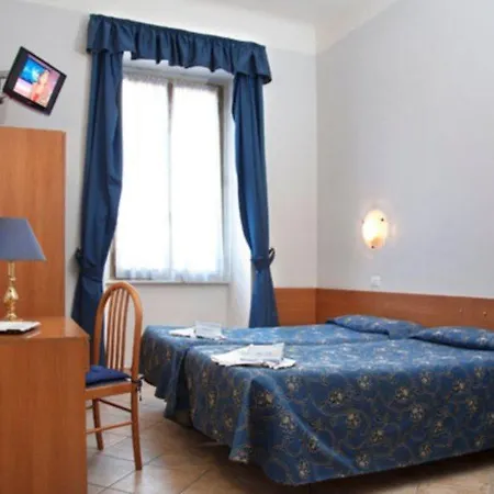 Отель Marechiaro 2*